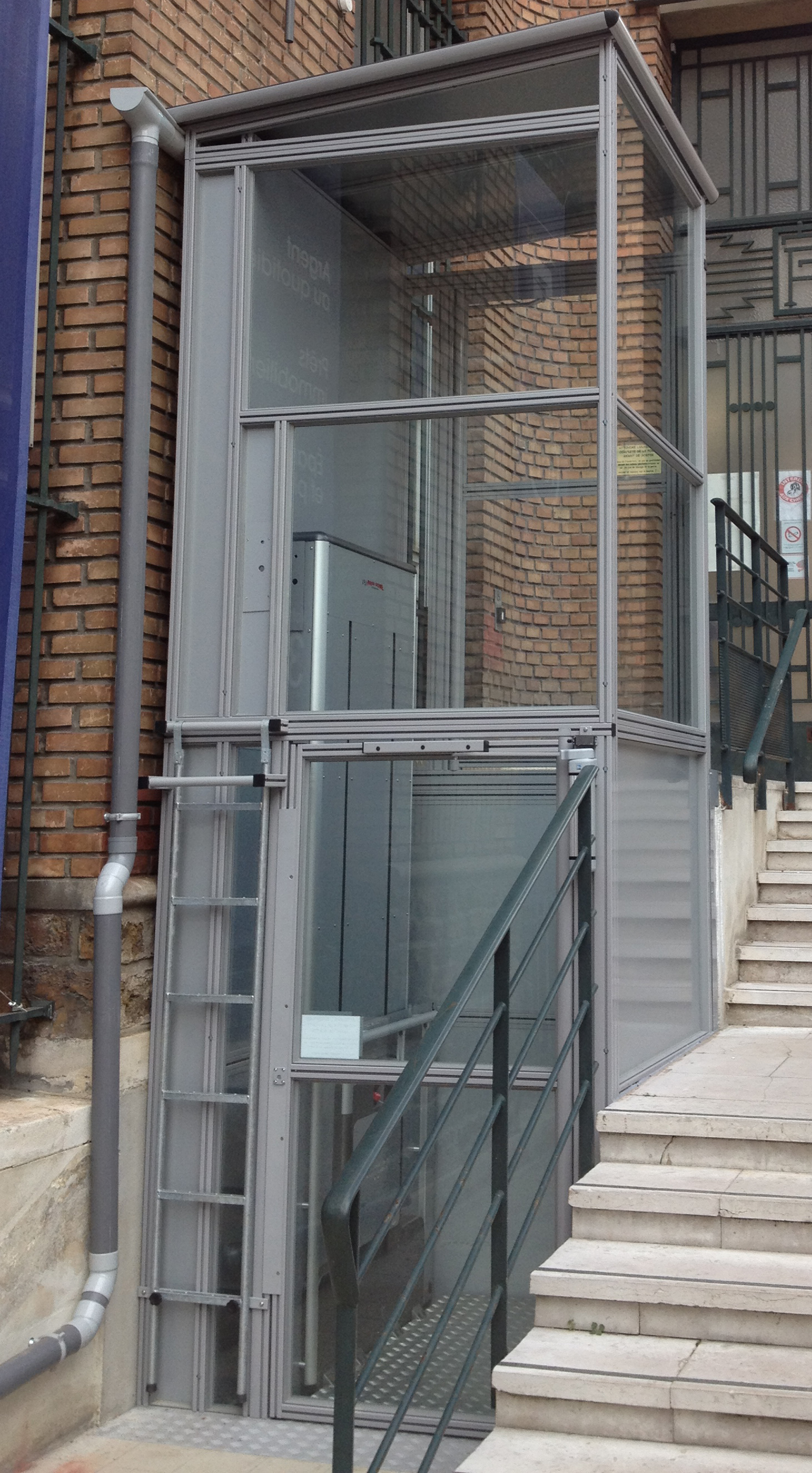 Habile ; Aménagement logement ; réhabilitation habitat ; adaptation maison ; adaptation salle de bain ; salle de bain pmr ; salle de bain handicapé ; salle de bain senior ; monte escalier ; ascenseur ; équipement salle de bain pmr ; equipement maison senior ; sécurité maison senior ; salle de bain pour invalide