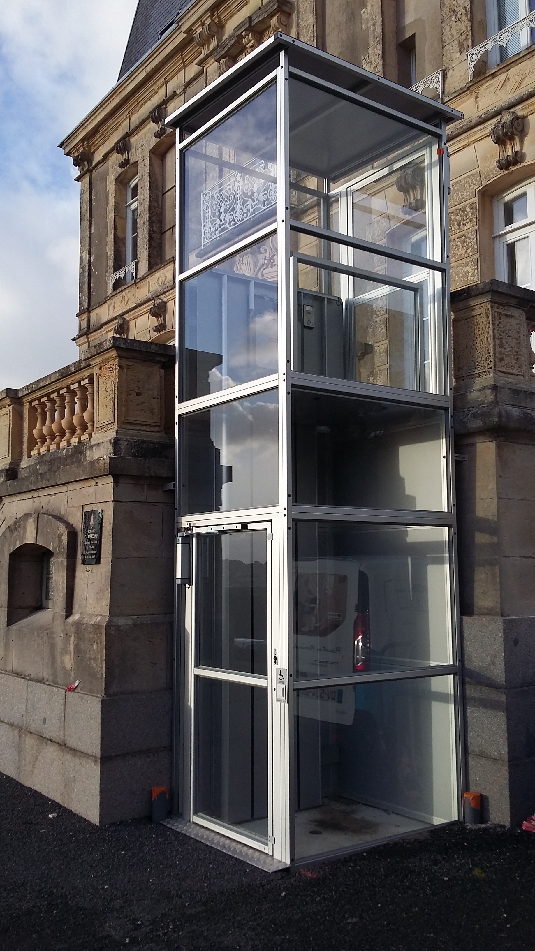 Habile ; Aménagement logement ; réhabilitation habitat ; adaptation maison ; adaptation salle de bain ; salle de bain pmr ; salle de bain handicapé ; salle de bain senior ; monte escalier ; ascenseur ; équipement salle de bain pmr ; equipement maison senior ; sécurité maison senior ; salle de bain pour invalide