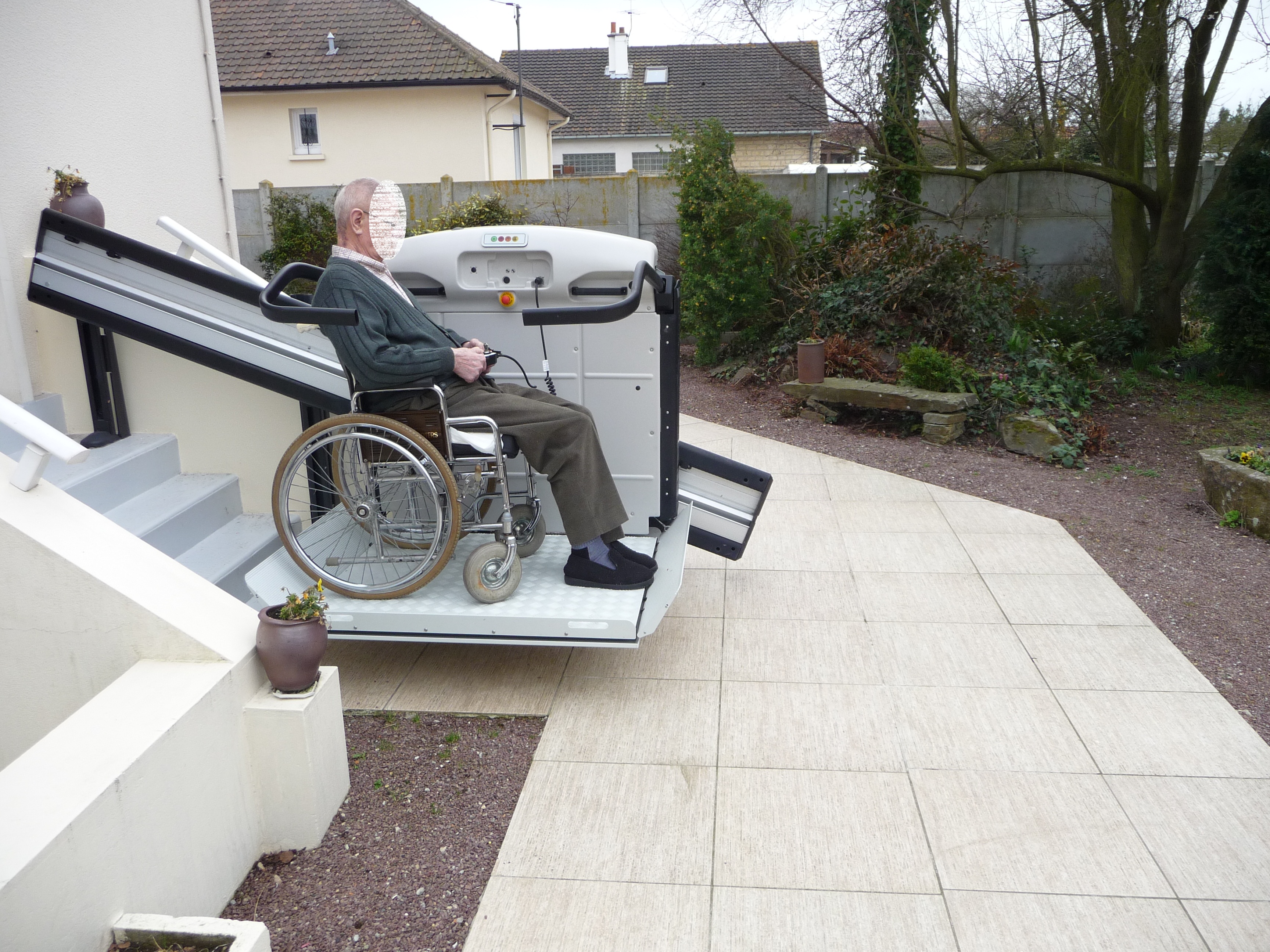 Habile ; Aménagement logement ; réhabilitation habitat ; adaptation maison ; adaptation salle de bain ; salle de bain pmr ; salle de bain handicapé ; salle de bain senior ; monte escalier ; ascenseur ; équipement salle de bain pmr ; equipement maison senior ; sécurité maison senior ; salle de bain pour invalide