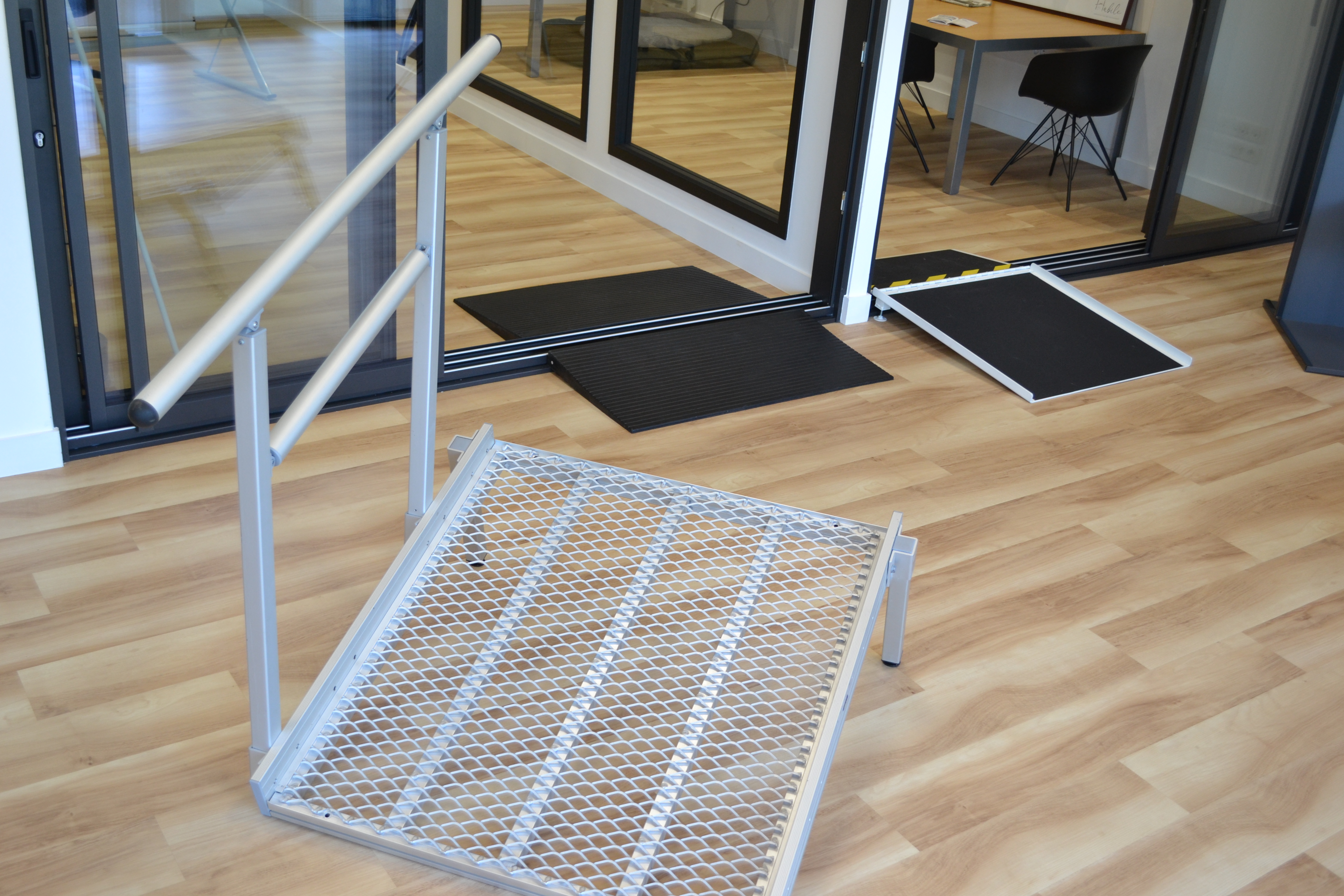 Rampes d'accès qui permet aux fauteuils roulant d'accéder à tout type d'espace