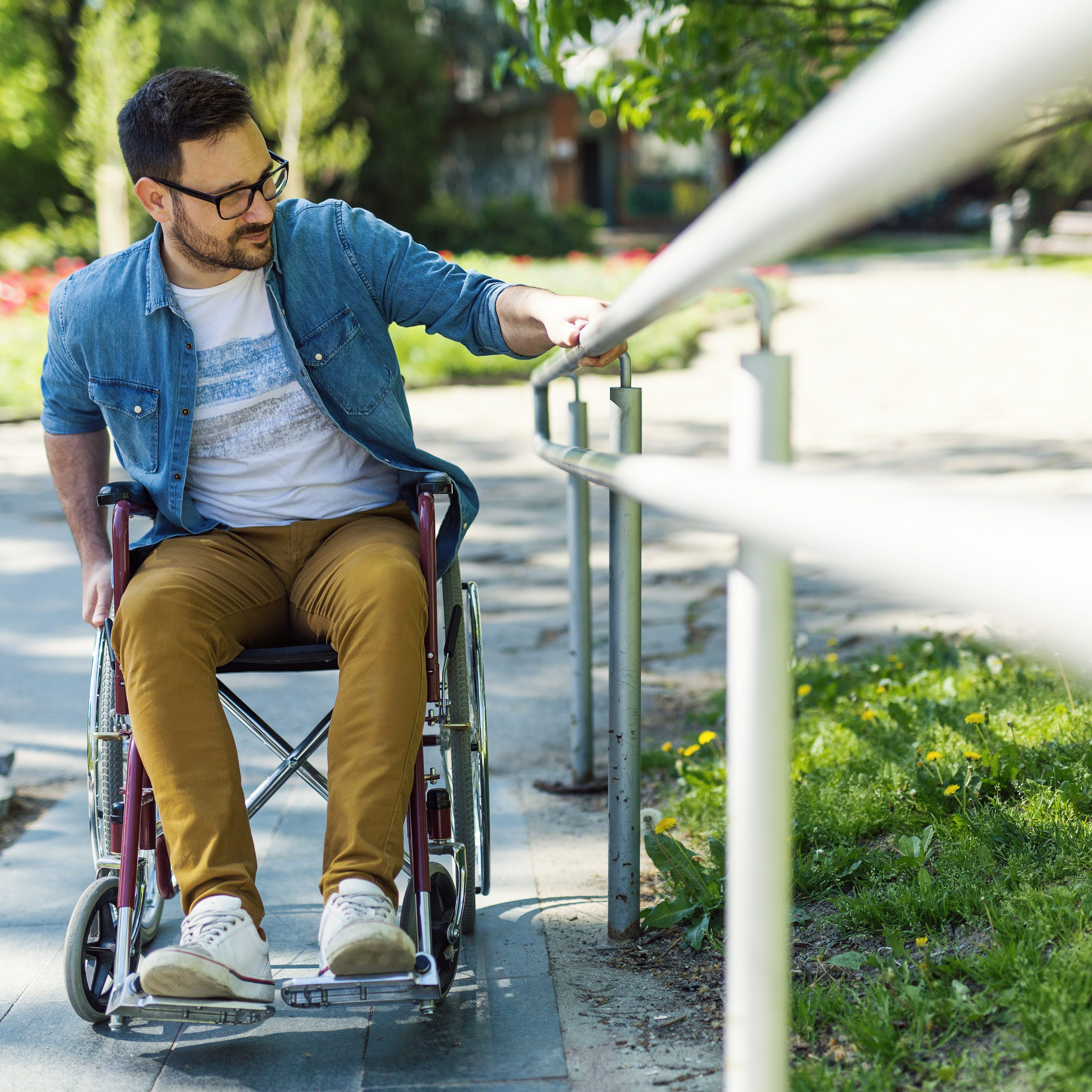 Adaptation Diagnostic Accesibilité Aménagement Habile Maintien Chance Hôpital Rééducation ERP Barre Rampe Extérieur