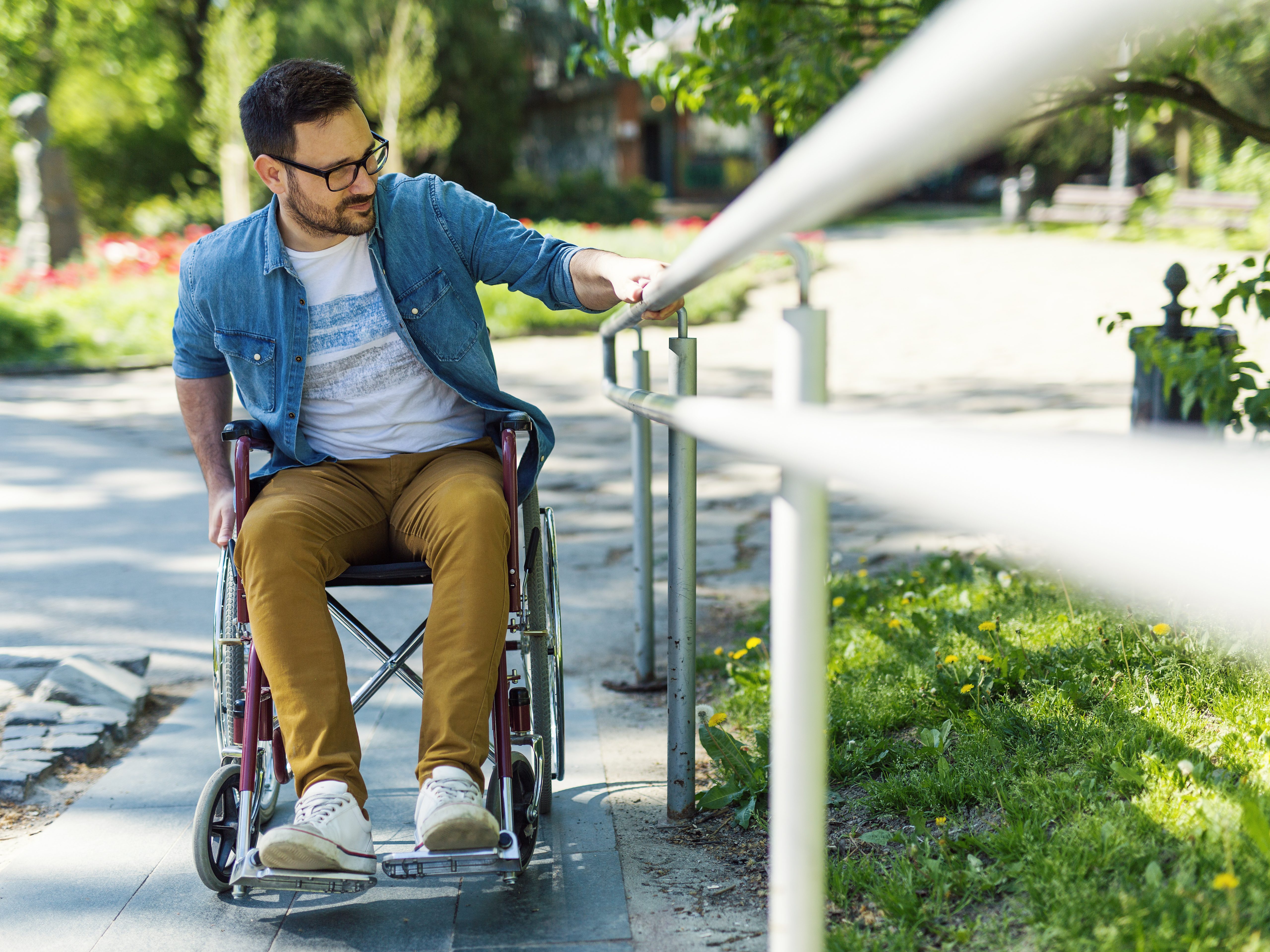 Adaptation Diagnostic Accesibilité Aménagement Habile Maintien Chance Hôpital Rééducation ERP Barre Rampe Extérieur