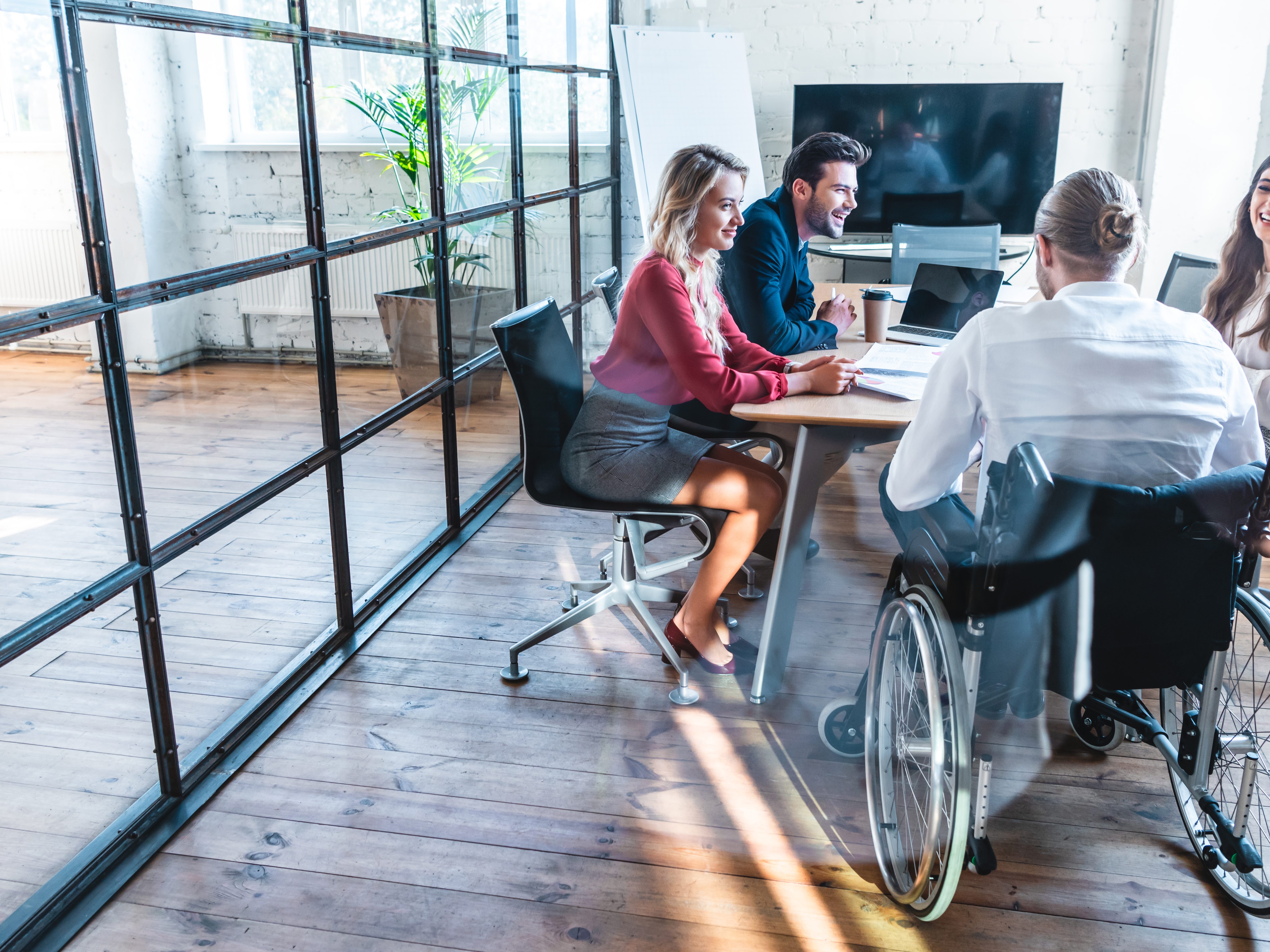 Adaptation Diagnostic Accesibilité Aménagement Habile Maintien ERP handicap Fauteuil Travail Réunion Accès